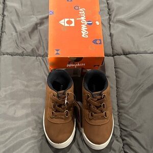 Oomphies Kids Sneakers in Brown